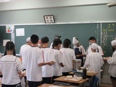 0902 給食スタート (10)
