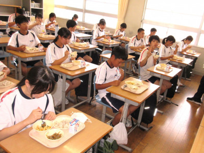 0902 給食スタート (16)