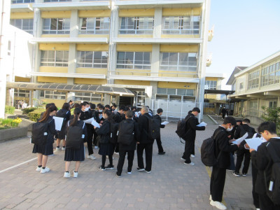 01　２・３年生朝の様子 (1)