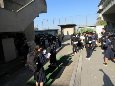 01　２・３年生朝の様子 (3)
