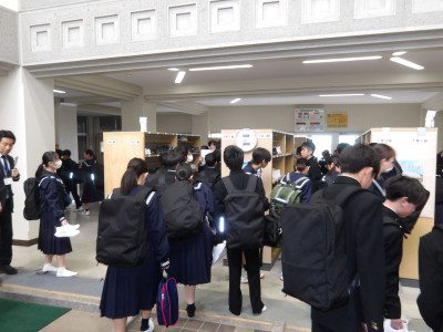 00朝の様子（学活） (143)