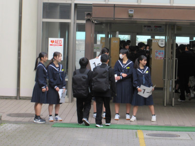 00朝の様子（学活） (53)