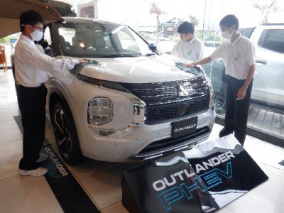 西日本三菱自動車販売１日目 (4)