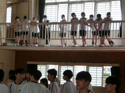 １１