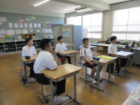 0901　始業式　教室の様子 (9)