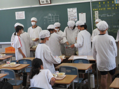 0902　給食スタート (7)