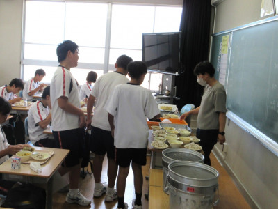 0902　給食スタート (18)