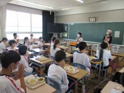 0902　給食スタート (17)