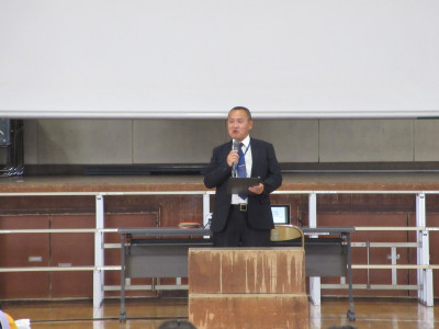 01　開会あいさつ・生徒会説明 (8)