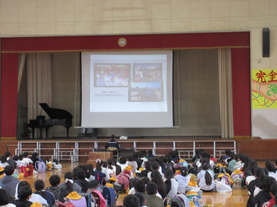 01　開会あいさつ・生徒会説明 (16)